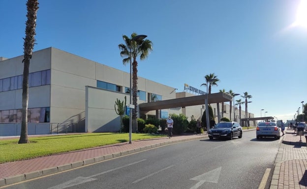 Sanidad asume el hospital de Torrevieja tras rechazar el TSJ seis peticiones para frenar la reversión