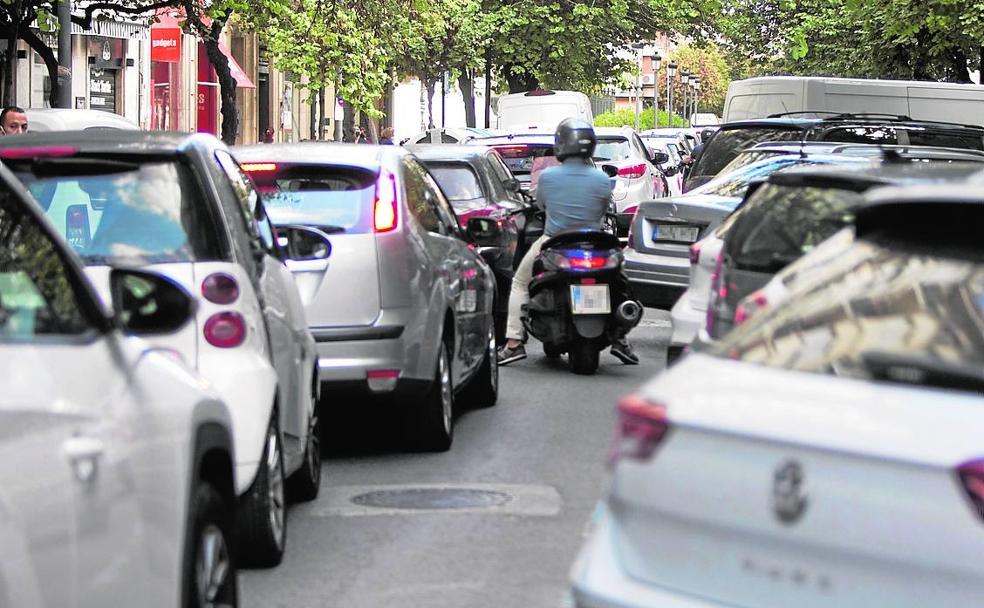 La pesadilla de aparcar en Valencia