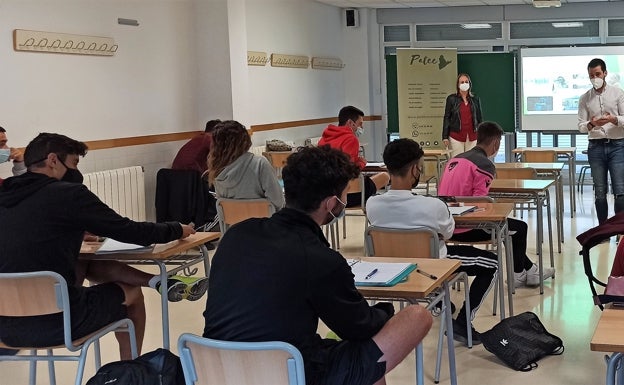 Vallada acoge la primera jornada del emprendimiento dirigida a jóvenes