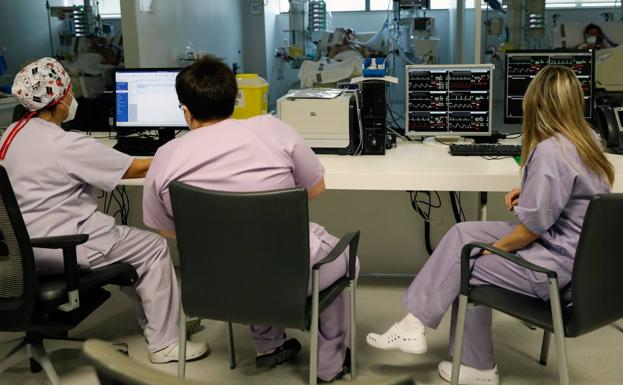 Detectan dos brotes con más de 10 positivos por Covid en la Comunitat