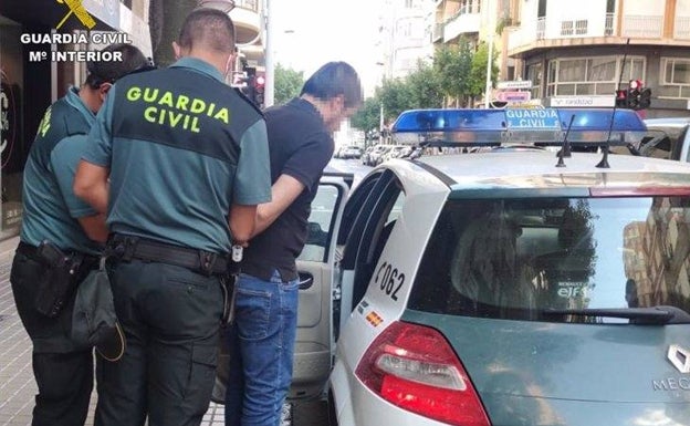 La Guardia Civil detiene Elche al 'pequeño Nicolás de Crevillente'