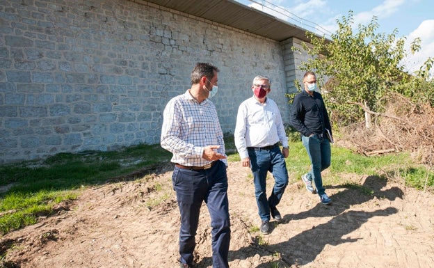 Gandia restaura centenares de sillares del XIX y ultima la ampliación del puente de Alicante