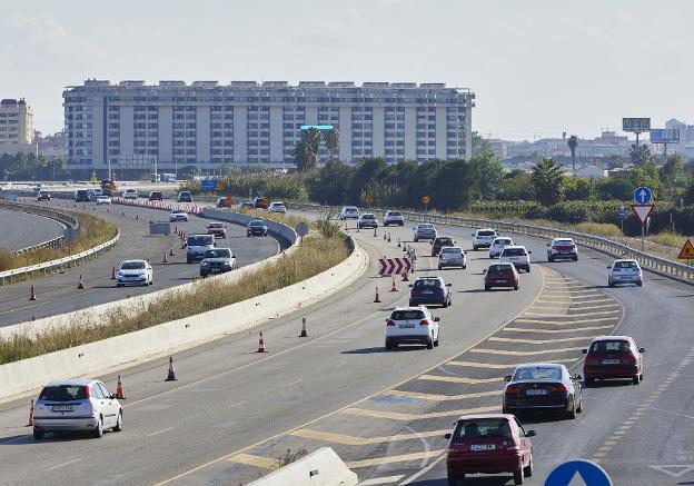 Transportistas y contratistas dan por hecho que habrá peajes en autovías pese al anuncio de Sánchez