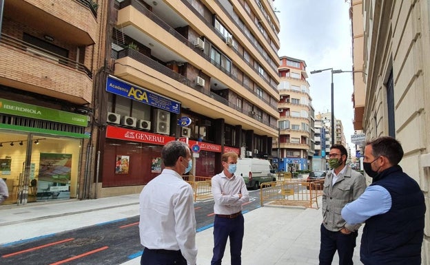 Urbanismo abre al tráfico la calle Alemania tras la renovación del colector general de agua