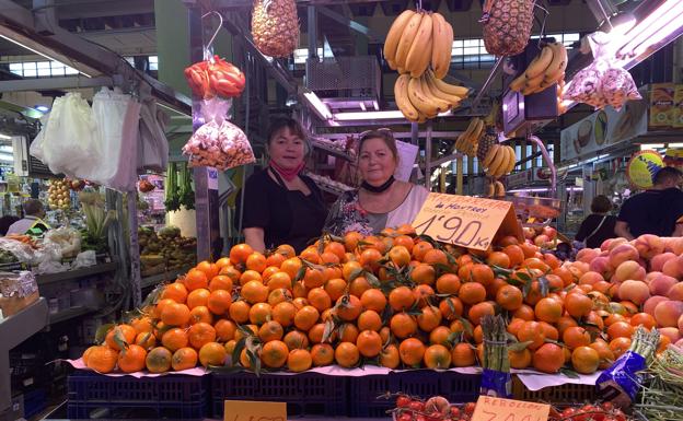 Cuatro generaciones vendiendo fruta selecta en Valencia