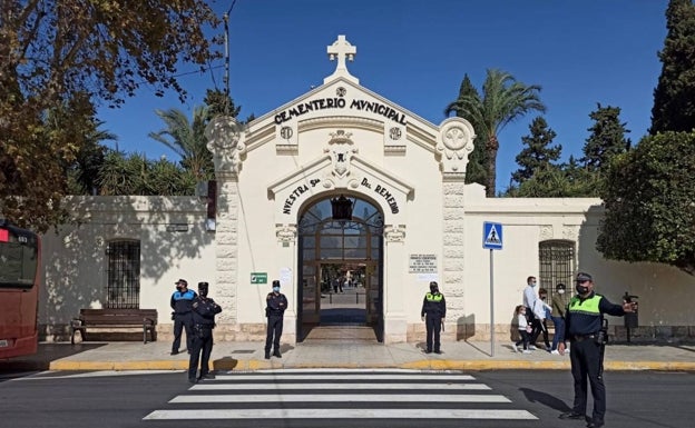 El Ayuntamiento de Alicante recomienda escalonar las visitas al cementerio estos días