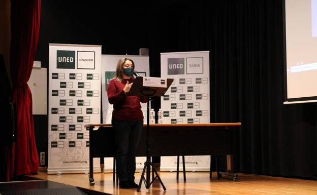 Físicas e ingenierías, en la segunda sesión de las jornadas «Científicas y Progreso» de la UNED Dénia