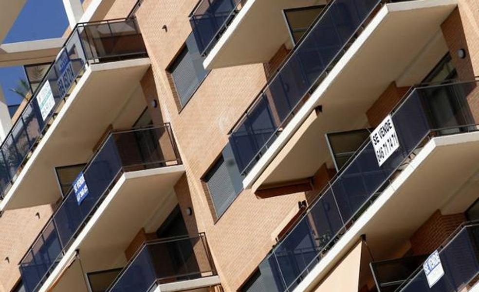 Ribó acumula una lista de espera de un millar de familias para pisos de alquiler en Valencia