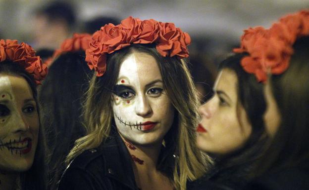 Reclaman a Amazon, Ebay y Aliexpress que dejen de vender algunos disfraces de Halloween