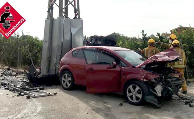 Aparatoso accidente con dos heridos en Orihuela