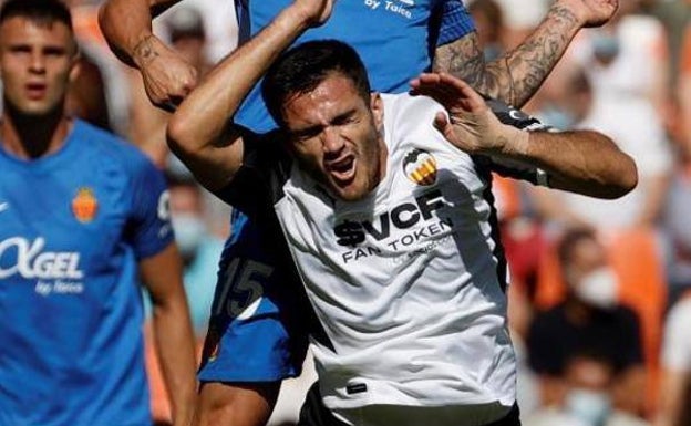 Maxi Gómez, entre algodones para el partido ante el Villarreal