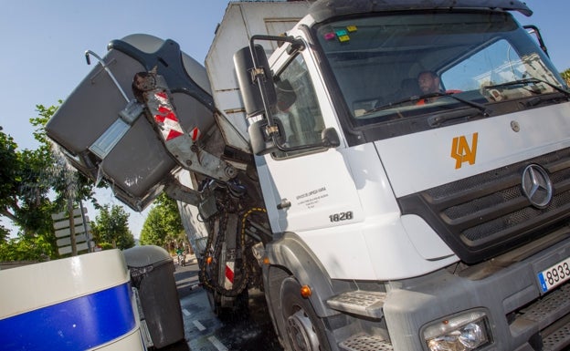 Vecinos de l'Alfàs pagarán diez euros más al año por el servicio de la basura