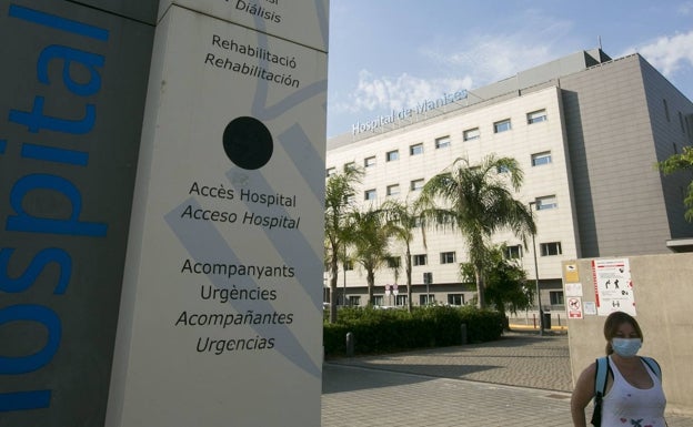 Sanitarios denuncian que las Urgencias del hospital de Manises están saturadas y exigen que se refuerce la plantilla