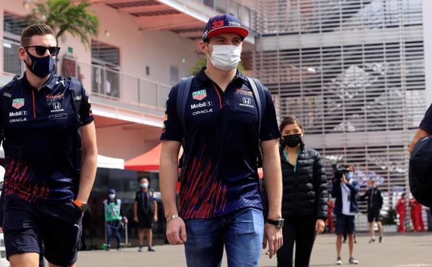 Verstappen, a dar un golpe de gracia en México