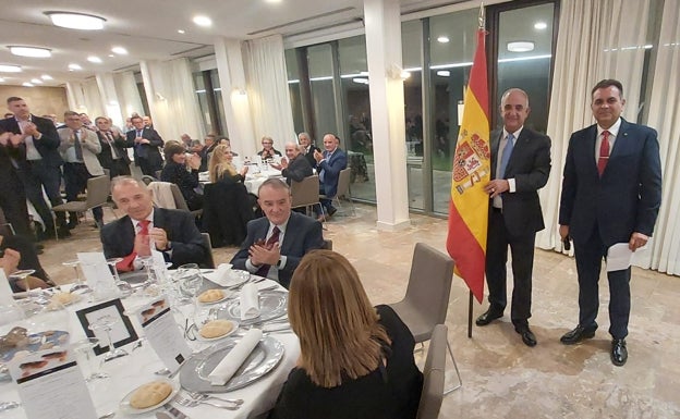 Homenaje al coronel Amador Escalada, exjefe de la Comandancia de la Guardia Civil de Valencia