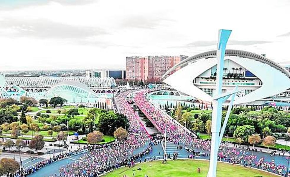 El latido del maratón vuelve junto a los atletas populares
