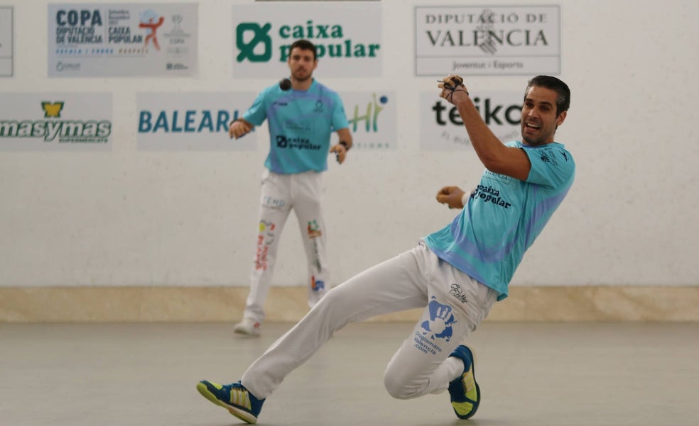De la Vega y Javi integran una máquina trituradora en la Copa