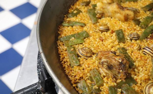 Los 10 ingredientes de la paella valenciana de verdad y otros 38 que se pueden poner