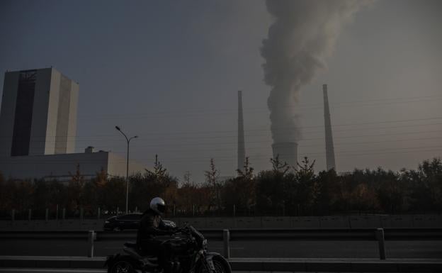 China, entre la espada y la pared del crecimiento y la contaminación