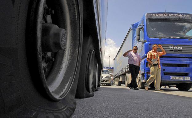 Los transportistas irán a la huelga tres días justo antes de Navidad