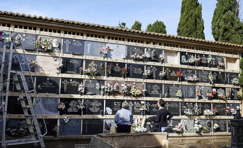 Valencia exhumará a 412 difuntos tras no localizar a sus familias