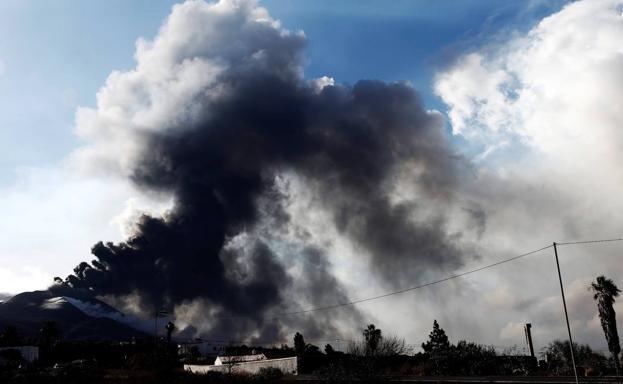 El volcán de Cumbre Vieja reduce su actividad