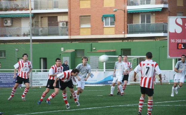 Dos meses de cárcel para dos jugadores del CD Acero por intentar amañar un partido