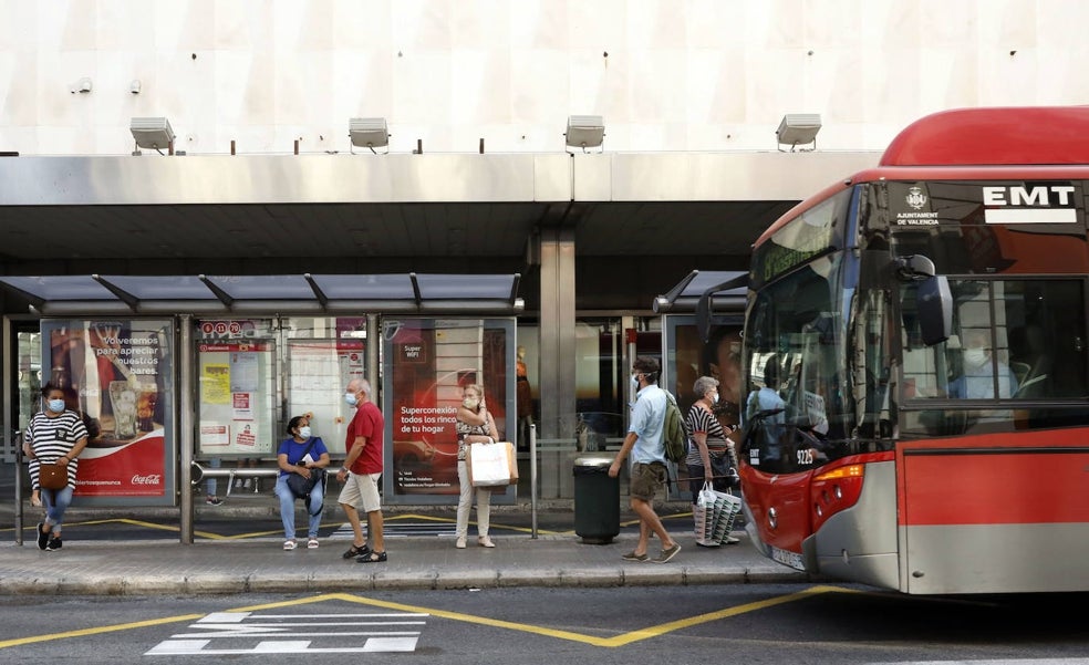Grezzi defiende al conductor del autobús donde se dio una agresión homófoba: «No tenía claro lo que estaba pasando»