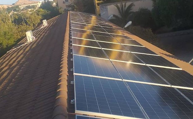 El Ayuntamiento instalará 3.000 paneles solares en las cubiertas de los edificios municipales