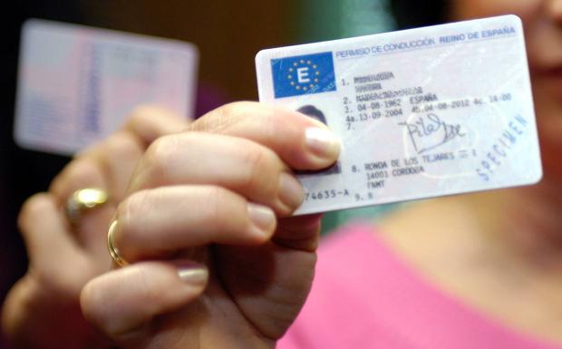 Última llamada de la DGT para miles de conductores que tendrán que cambiar su carnet