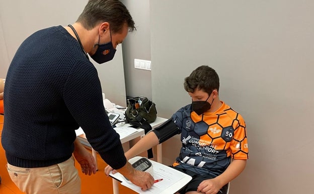 Les Abelles controlara a sus jugadores para evitar casos de muerte súbita