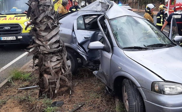 Dos heridos en un accidente de tráfico en la carretera que une San Vicente y San Juan