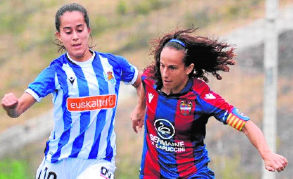 Alharilla ficha un año por la maternidad