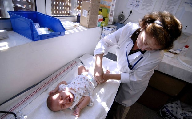 Los pediatras valencianos abogan por vacunar de la gripe a los menores de cinco años