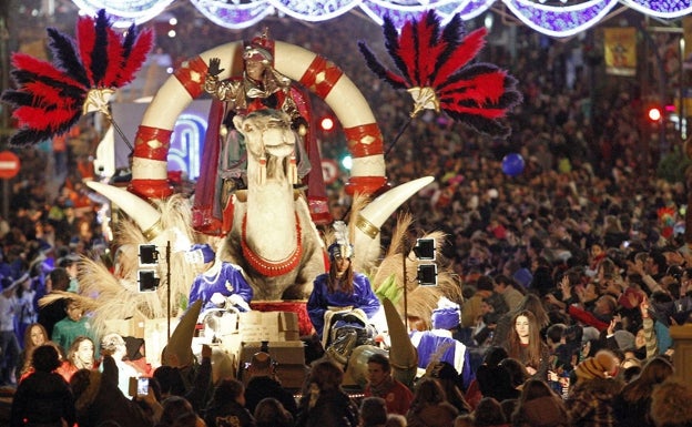 Alicante recupera la fiesta de Nochevieja, la pista de hielo y la cabalgata de Reyes para la Navidad