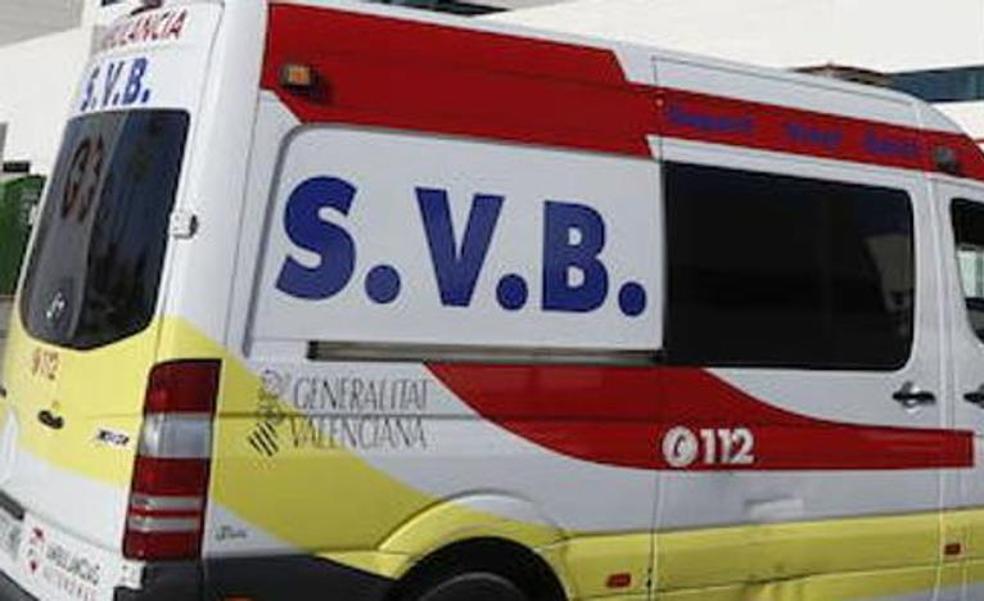 Siete heridos leves, uno de ellos menor, al chocar un autobús de la EMT y una camioneta
