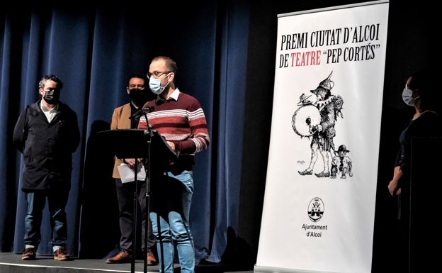 Sebastià Carratalà y David Sánchez se alzan con los premios de novela y teatro que otorga Alcoi