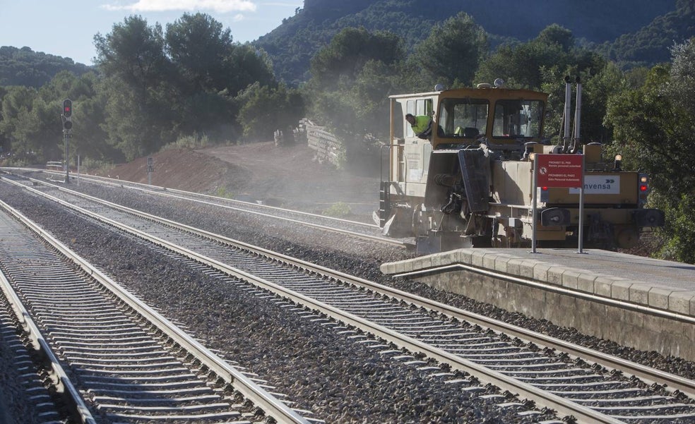 Adif desbloquea 80 millones para la electrificación del tren a Zaragoza