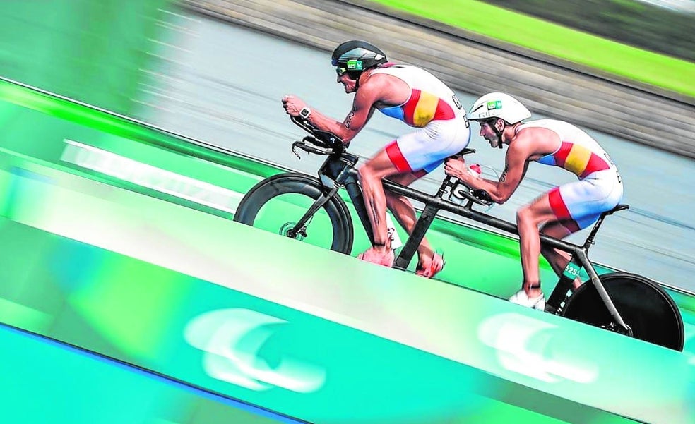 Héctor Catalá, el triatleta que corre cuando no vuela