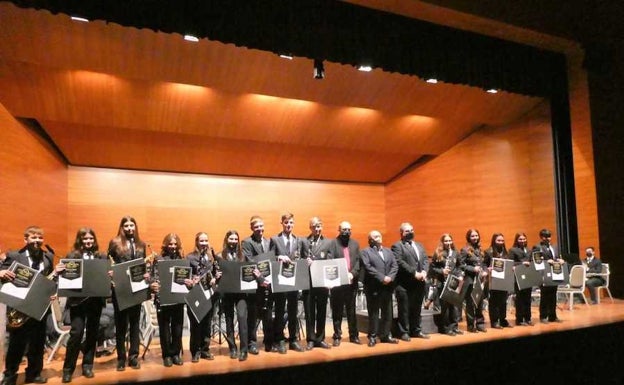 La banda de la Unió Musical La Nucía incorpora 14 nuevos músicos