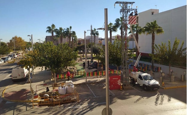 Bonrepòs dice adiós a las torres eléctricas frente al ayuntamiento tras una década de reivindicaciones