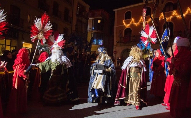 Callosa arranca las celebraciones navideñas con el Mercat de Nadal