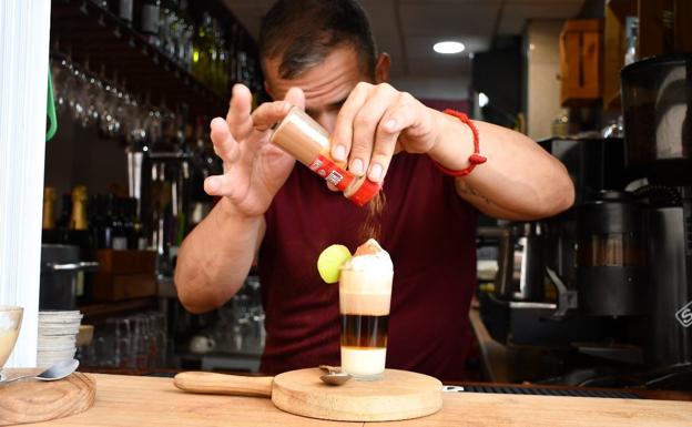 La receta del Barraquito, el café más popular de Canarias, llega a la península