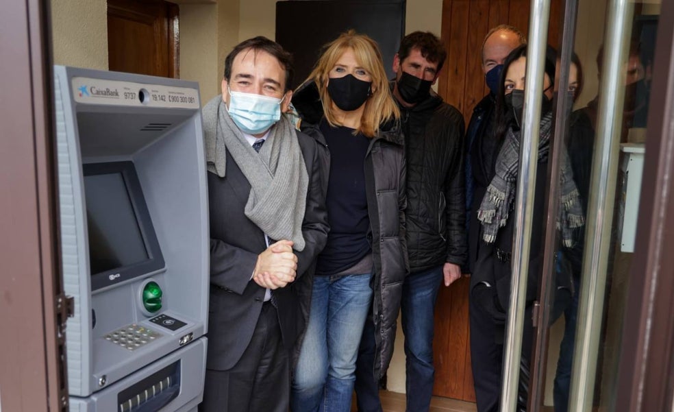 Vallibona cuenta por primera vez con un cajero automático