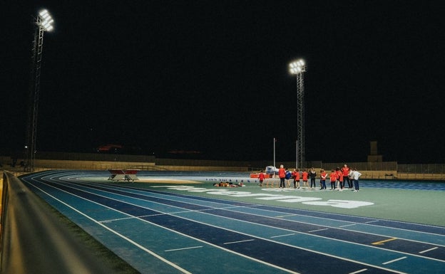 Paterna estrena la pista de atletismo que ha supuesto una inversión de cerca de 1,7 millones