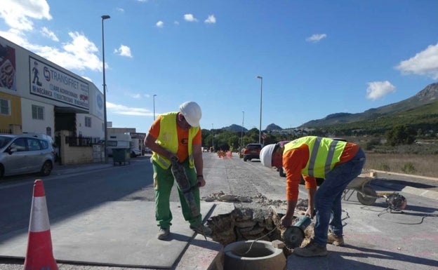 Las obras de mejora del Polígono Industrial l'Alberca concluirán antes de final de año