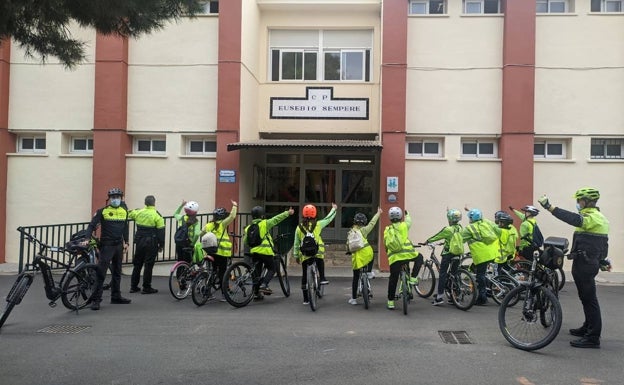 El uso de la bicicleta para ir a colegios e institutos crece entre jóvenes de Alicante