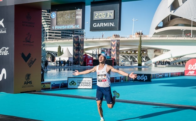 El Maratón de Valencia bate seis récords nacionales con grandes marcas de la élite