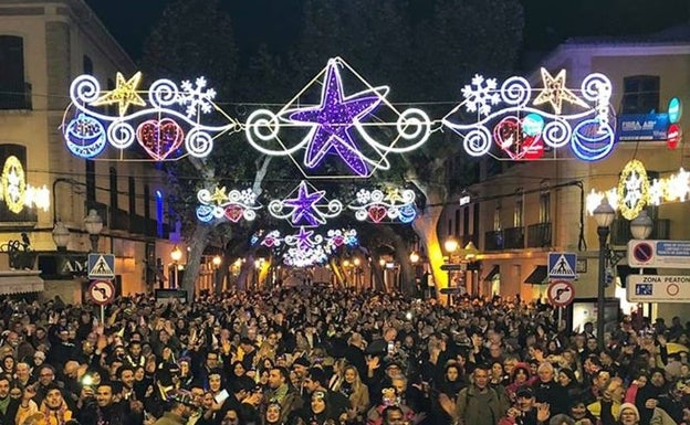 Dénia retrasa hasta el día 11 el encendido del alumbrado de navideño en las calles