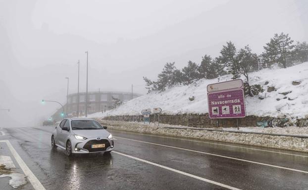 La DGT pide adelantar el retorno del puente por las nevadas